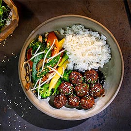 Glazurowane klopsiki z warzywami i ryżem (wegetariańskie) Glazurowane klopsiki z warzywami i ryżem (wegetariańskie)